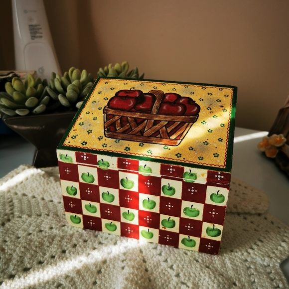 Painted Wooden Apple Recipe Box - Picture 1 of 11